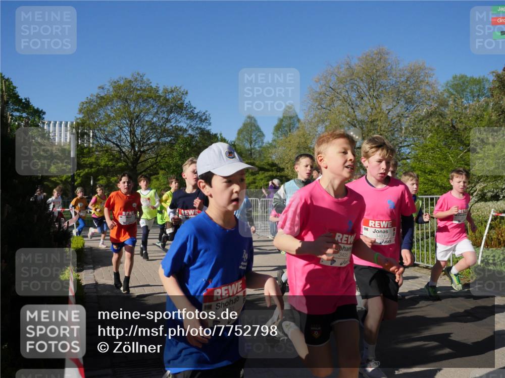25.04.2025 - Das Zehntel Zöllner http://msf.ph/oto/7752798 26.04.2025 08:43:15 Laufen 211, 1233, 3403, 3405 meine-sportfotos.de