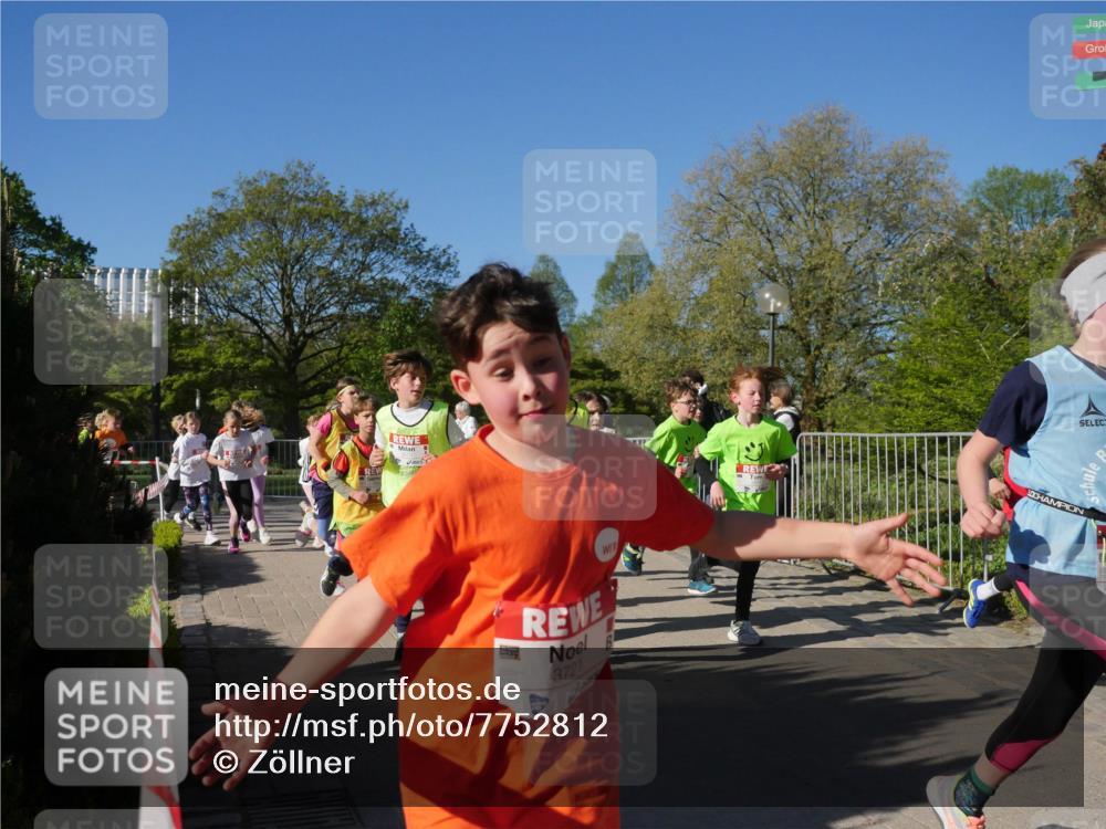 25.04.2025 - Das Zehntel Zöllner http://msf.ph/oto/7752812 26.04.2025 08:43:16 Laufen 3721 meine-sportfotos.de