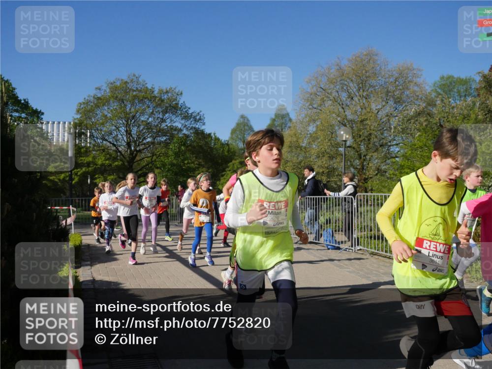 25.04.2025 - Das Zehntel Zöllner http://msf.ph/oto/7752820 26.04.2025 08:43:17 Laufen 3610, 3611 meine-sportfotos.de