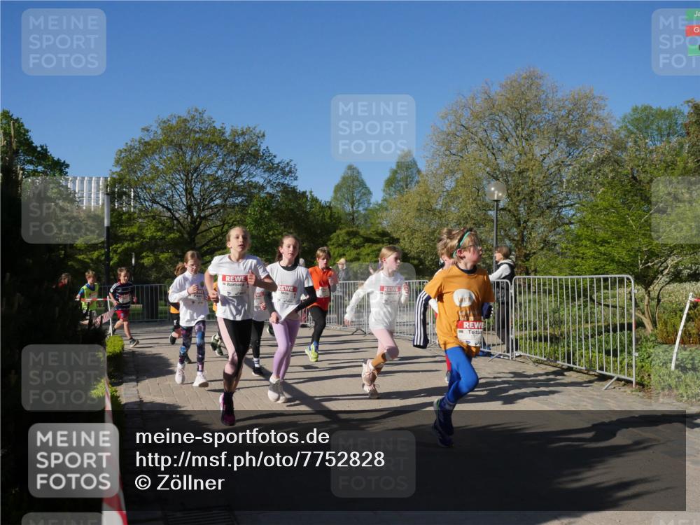 25.04.2025 - Das Zehntel Zöllner http://msf.ph/oto/7752828 26.04.2025 08:43:18 Laufen  meine-sportfotos.de