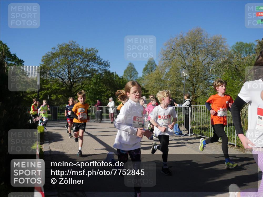 25.04.2025 - Das Zehntel Zöllner http://msf.ph/oto/7752845 26.04.2025 08:43:20 Laufen 2358 meine-sportfotos.de