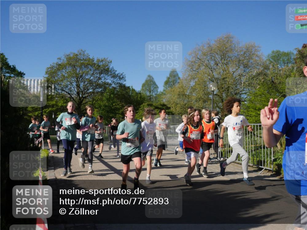 25.04.2025 - Das Zehntel Zöllner http://msf.ph/oto/7752893 26.04.2025 08:43:24 Laufen  meine-sportfotos.de