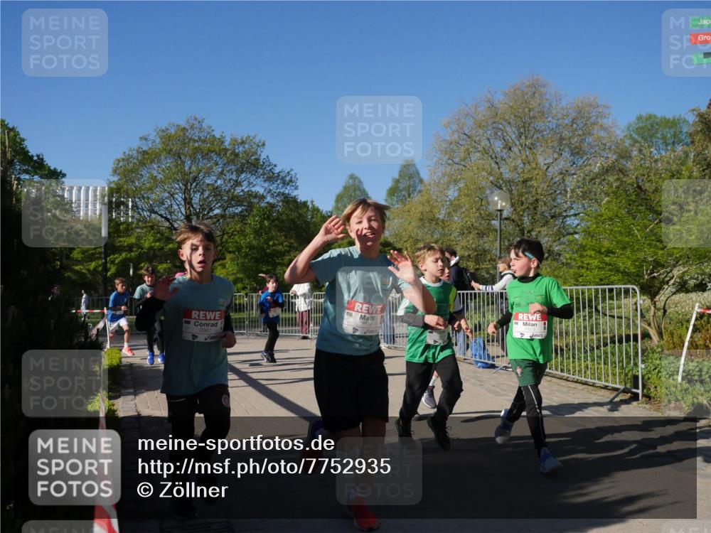25.04.2025 - Das Zehntel Zöllner http://msf.ph/oto/7752935 26.04.2025 08:43:28 Laufen 2981, 2994 meine-sportfotos.de