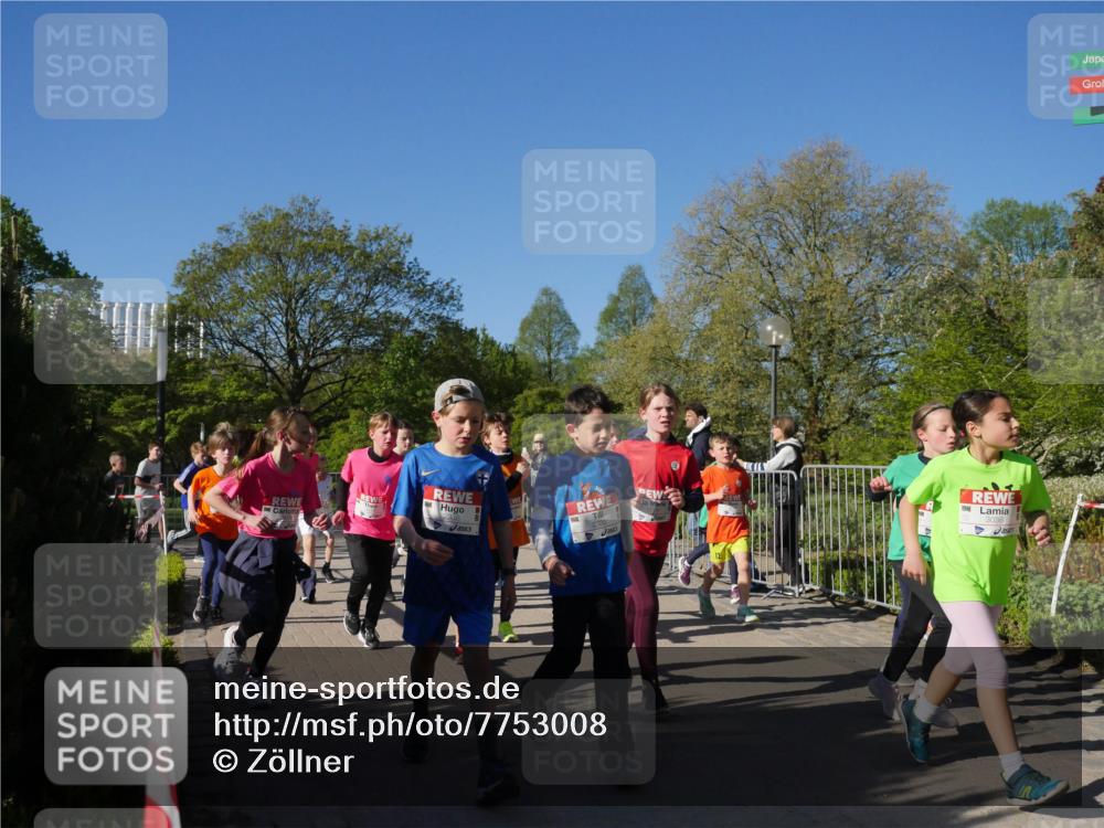 25.04.2025 - Das Zehntel Zöllner http://msf.ph/oto/7753008 26.04.2025 08:43:35 Laufen  meine-sportfotos.de