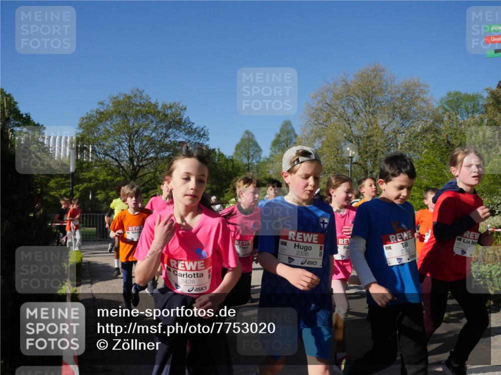 25.04.2025 - Das Zehntel Zöllner http://msf.ph/oto/7753020 26.04.2025 08:43:36 Laufen 3428, 2336, 2332, 1779 meine-sportfotos.de