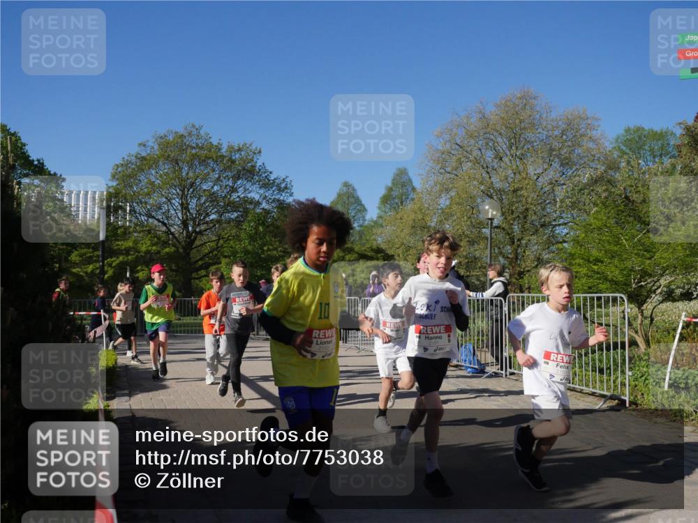 25.04.2025 - Das Zehntel Zöllner http://msf.ph/oto/7753038 26.04.2025 08:43:38 Laufen 10, 2153, 2151, 2183 meine-sportfotos.de