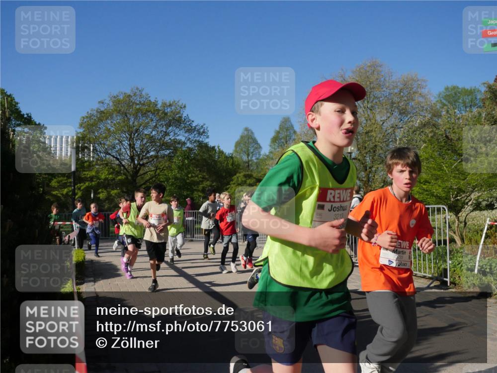 25.04.2025 - Das Zehntel Zöllner http://msf.ph/oto/7753061 26.04.2025 08:43:40 Laufen 3213, 3733 meine-sportfotos.de
