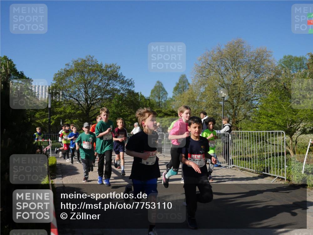 25.04.2025 - Das Zehntel Zöllner http://msf.ph/oto/7753110 26.04.2025 08:43:45 Laufen 2647, 2616 meine-sportfotos.de