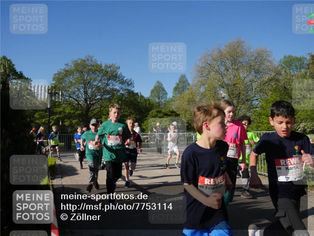 25.04.2025 - Das Zehntel Zöllner http://msf.ph/oto/7753114 26.04.2025 08:43:45 Laufen 2647, 401, 2616 meine-sportfotos.de