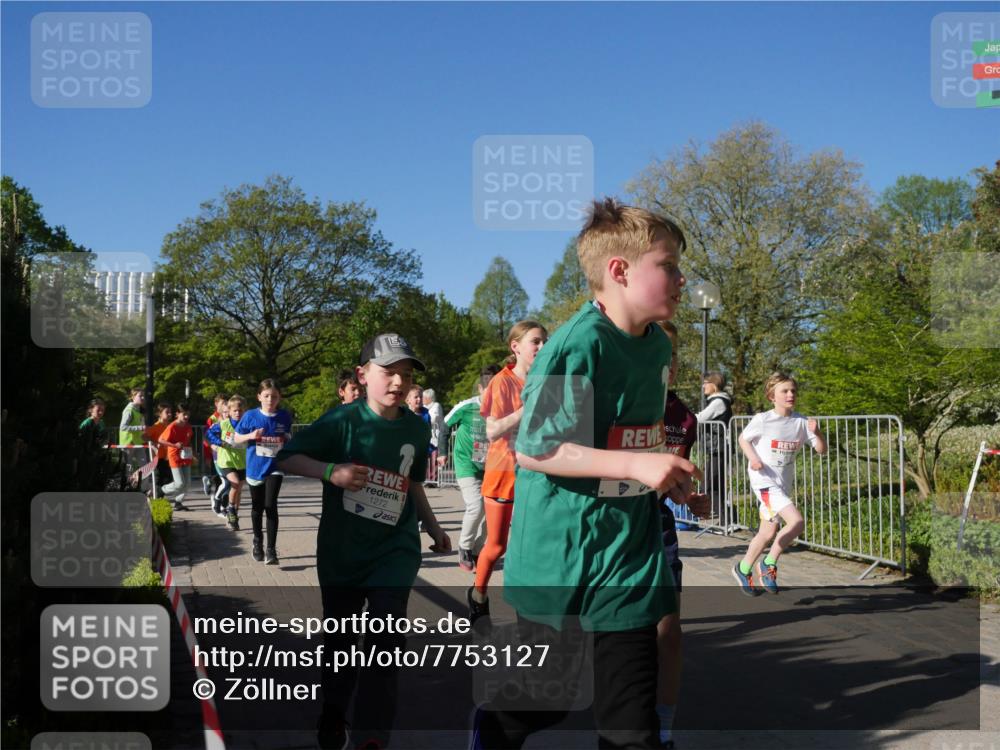 25.04.2025 - Das Zehntel Zöllner http://msf.ph/oto/7753127 26.04.2025 08:43:46 Laufen 1272 meine-sportfotos.de