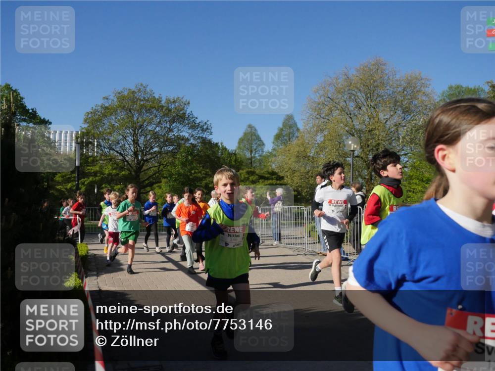 25.04.2025 - Das Zehntel Zöllner http://msf.ph/oto/7753146 26.04.2025 08:43:48 Laufen 3189, 12 meine-sportfotos.de