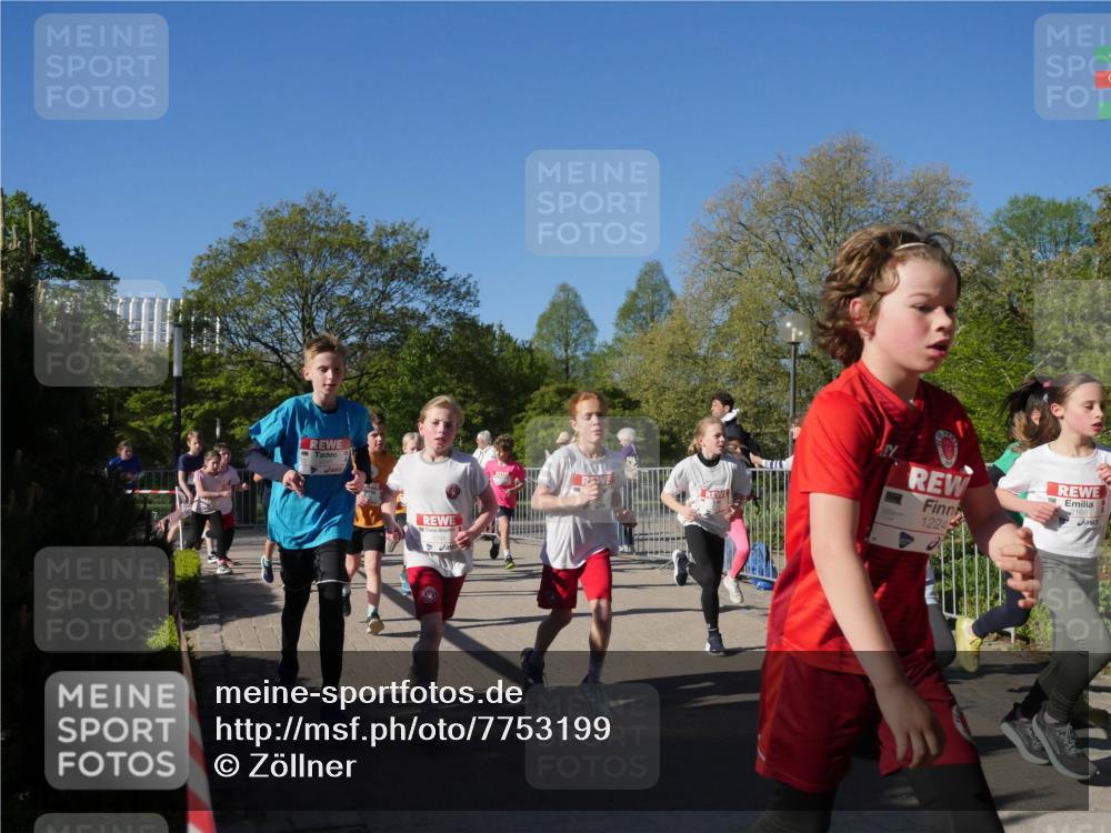 25.04.2025 - Das Zehntel Zöllner http://msf.ph/oto/7753199 26.04.2025 08:43:53 Laufen 1746, 12245, 2168 meine-sportfotos.de