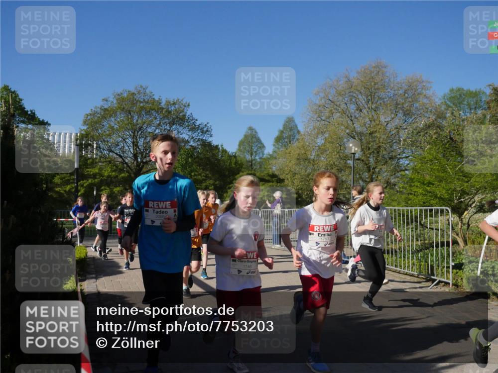 25.04.2025 - Das Zehntel Zöllner http://msf.ph/oto/7753203 26.04.2025 08:43:53 Laufen 2095, 1746, 1753 meine-sportfotos.de