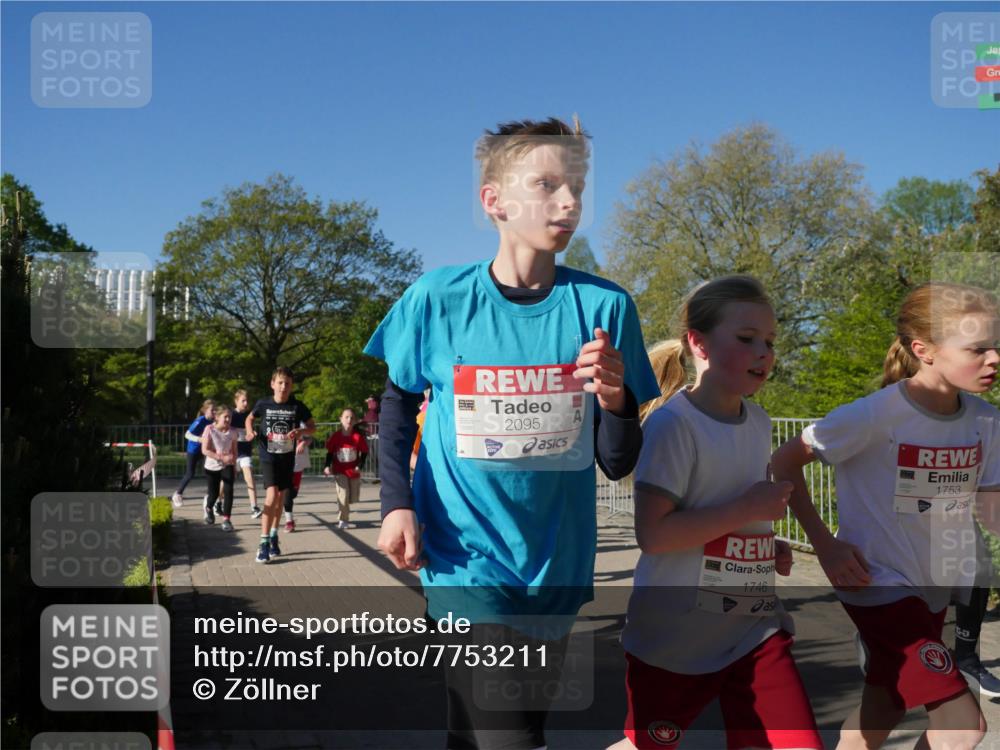 25.04.2025 - Das Zehntel Zöllner http://msf.ph/oto/7753211 26.04.2025 08:43:54 Laufen 2095, 1746, 1753, 43 meine-sportfotos.de