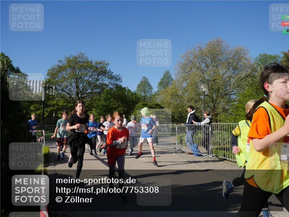 25.04.2025 - Das Zehntel Zöllner http://msf.ph/oto/7753308 26.04.2025 08:44:03 Laufen  meine-sportfotos.de
