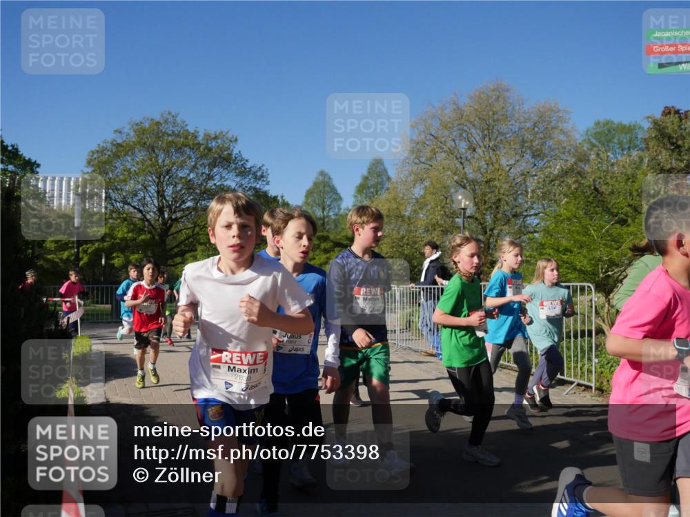 25.04.2025 - Das Zehntel Zöllner http://msf.ph/oto/7753398 26.04.2025 08:44:12 Laufen 2839, 1984 meine-sportfotos.de