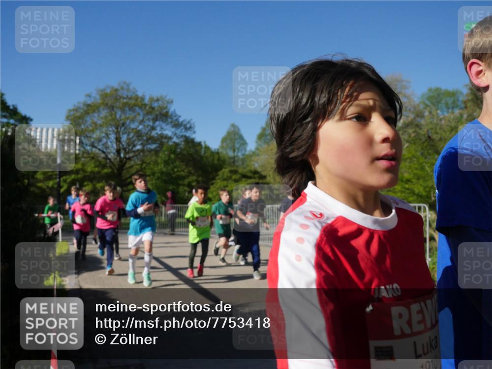 25.04.2025 - Das Zehntel Zöllner http://msf.ph/oto/7753418 26.04.2025 08:44:13 Laufen  meine-sportfotos.de