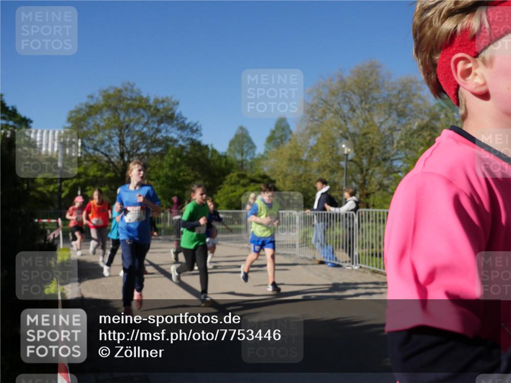 25.04.2025 - Das Zehntel Zöllner http://msf.ph/oto/7753446 26.04.2025 08:44:16 Laufen  meine-sportfotos.de