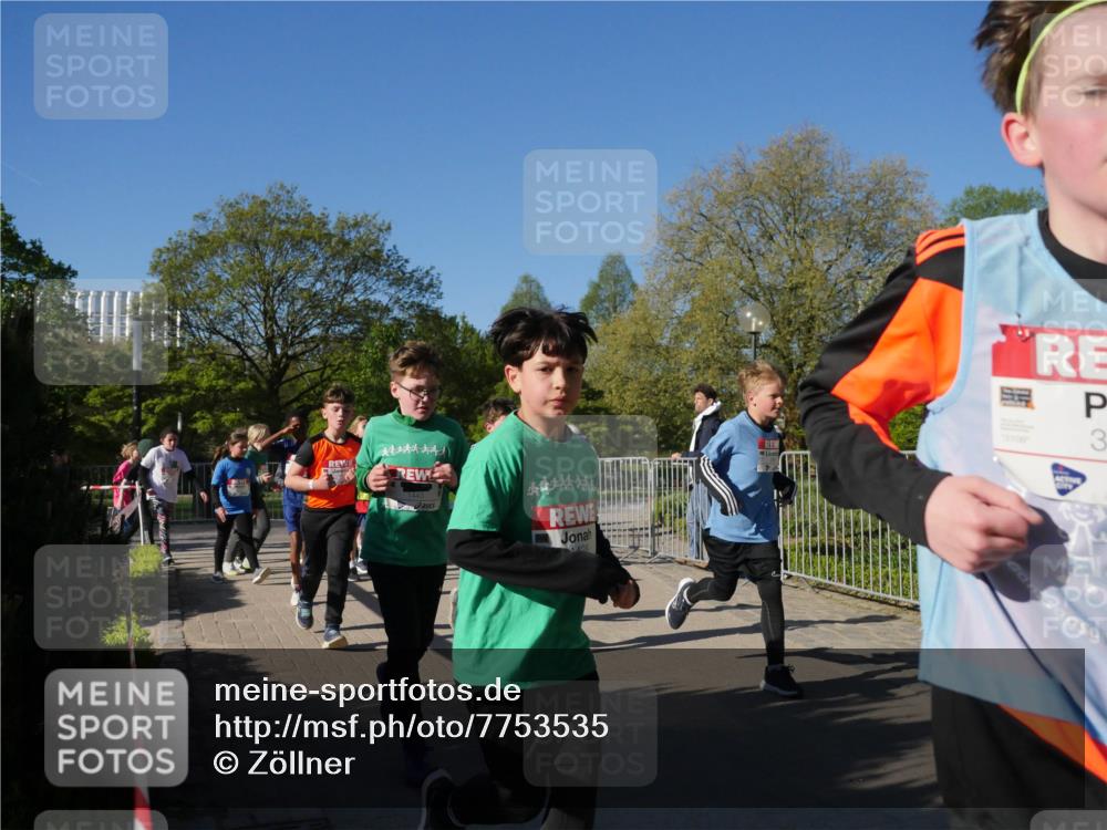 25.04.2025 - Das Zehntel Zöllner http://msf.ph/oto/7753535 26.04.2025 08:44:24 Laufen 1443, 3, 9 meine-sportfotos.de