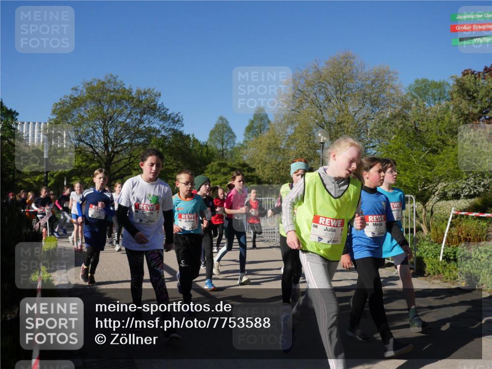 25.04.2025 - Das Zehntel Zöllner http://msf.ph/oto/7753588 26.04.2025 08:44:29 Laufen 3201, 2017, 2505 meine-sportfotos.de