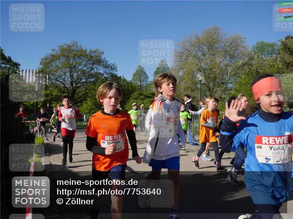 25.04.2025 - Das Zehntel Zöllner http://msf.ph/oto/7753640 26.04.2025 08:44:34 Laufen 2467, 1983 meine-sportfotos.de