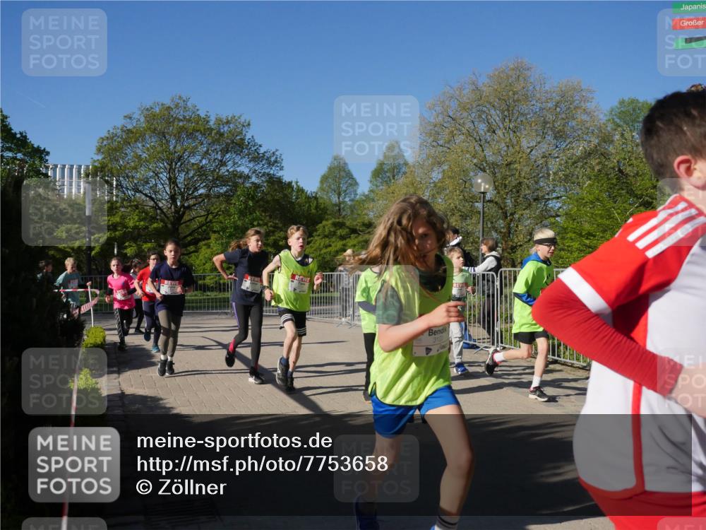 25.04.2025 - Das Zehntel Zöllner http://msf.ph/oto/7753658 26.04.2025 08:44:36 Laufen 3122 meine-sportfotos.de