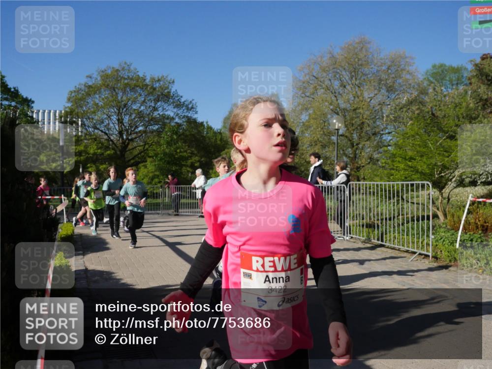 25.04.2025 - Das Zehntel Zöllner http://msf.ph/oto/7753686 26.04.2025 08:44:39 Laufen 3422, 3422 meine-sportfotos.de