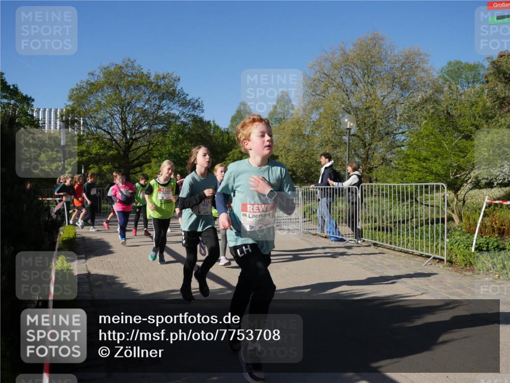 25.04.2025 - Das Zehntel Zöllner http://msf.ph/oto/7753708 26.04.2025 08:44:40 Laufen 2899 meine-sportfotos.de