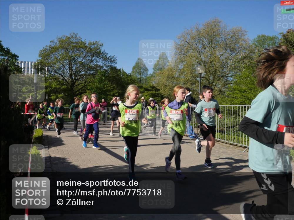 25.04.2025 - Das Zehntel Zöllner http://msf.ph/oto/7753718 26.04.2025 08:44:41 Laufen  meine-sportfotos.de