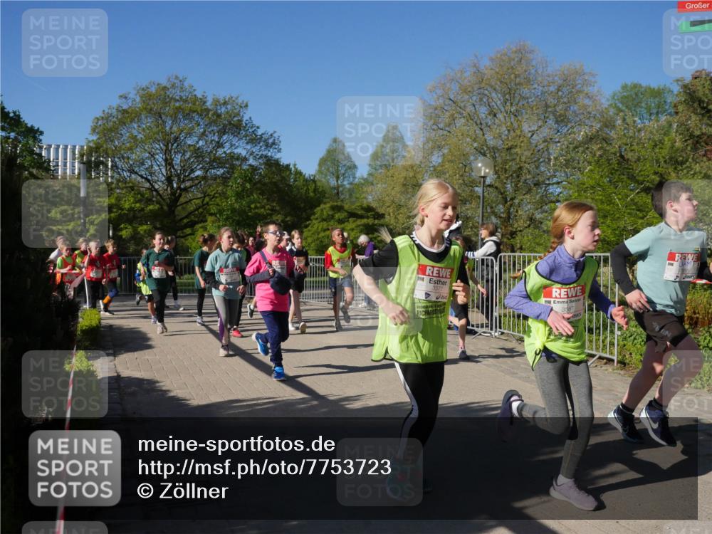 25.04.2025 - Das Zehntel Zöllner http://msf.ph/oto/7753723 26.04.2025 08:44:42 Laufen 3577 meine-sportfotos.de
