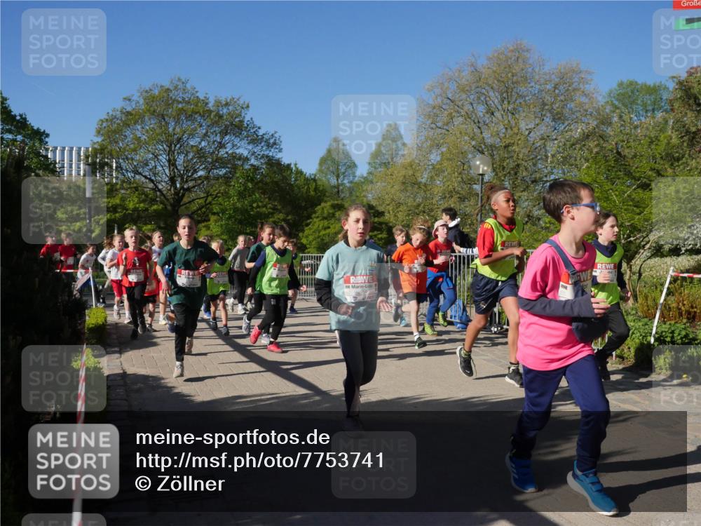 25.04.2025 - Das Zehntel Zöllner http://msf.ph/oto/7753741 26.04.2025 08:44:43 Laufen 2954 meine-sportfotos.de