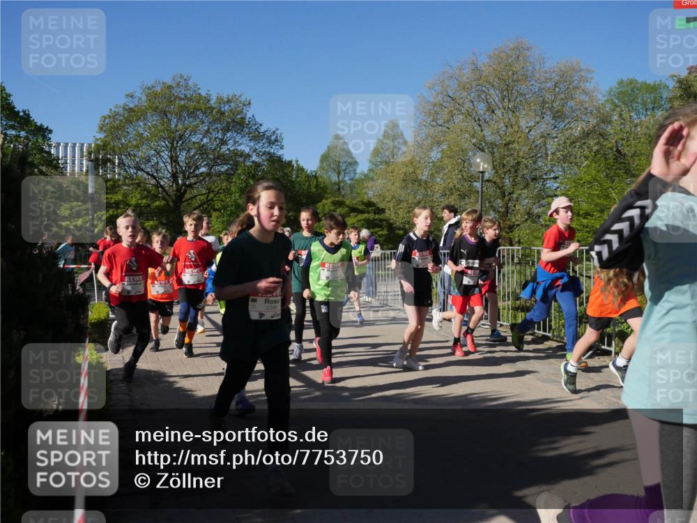 25.04.2025 - Das Zehntel Zöllner http://msf.ph/oto/7753750 26.04.2025 08:44:44 Laufen 2386 meine-sportfotos.de