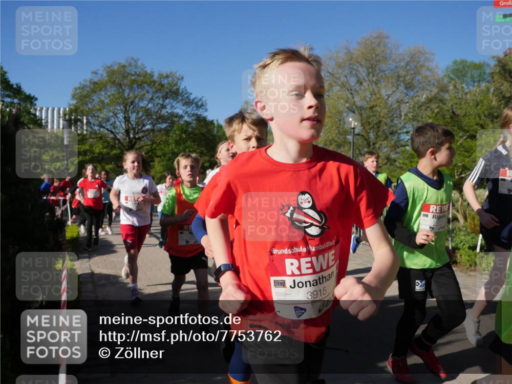 25.04.2025 - Das Zehntel Zöllner http://msf.ph/oto/7753762 26.04.2025 08:44:45 Laufen 3915, 3915 meine-sportfotos.de