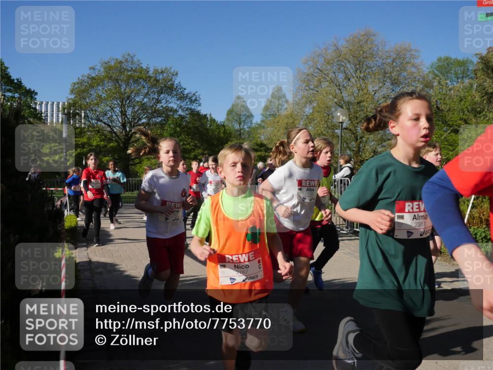 25.04.2025 - Das Zehntel Zöllner http://msf.ph/oto/7753770 26.04.2025 08:44:46 Laufen 1762, 1758, 2767, 2381 meine-sportfotos.de