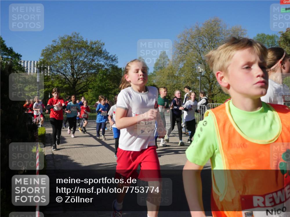 25.04.2025 - Das Zehntel Zöllner http://msf.ph/oto/7753774 26.04.2025 08:44:46 Laufen 1762 meine-sportfotos.de