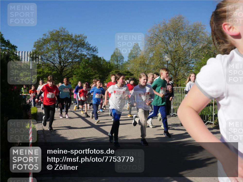 25.04.2025 - Das Zehntel Zöllner http://msf.ph/oto/7753779 26.04.2025 08:44:47 Laufen  meine-sportfotos.de