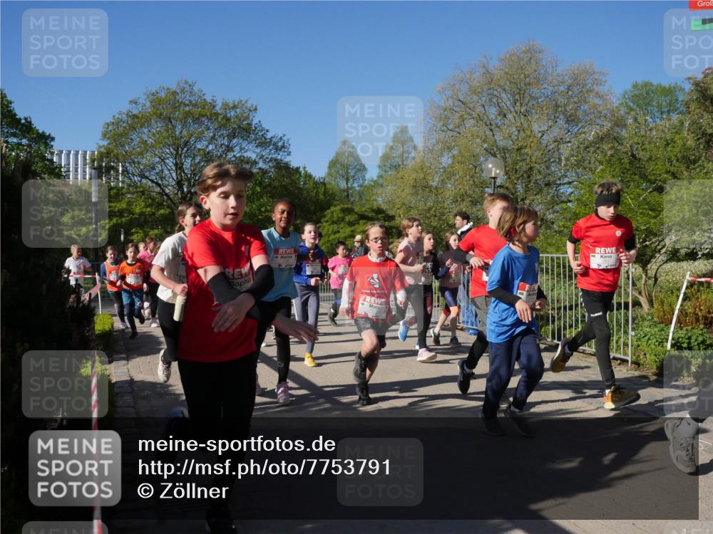 25.04.2025 - Das Zehntel Zöllner http://msf.ph/oto/7753791 26.04.2025 08:44:48 Laufen  meine-sportfotos.de