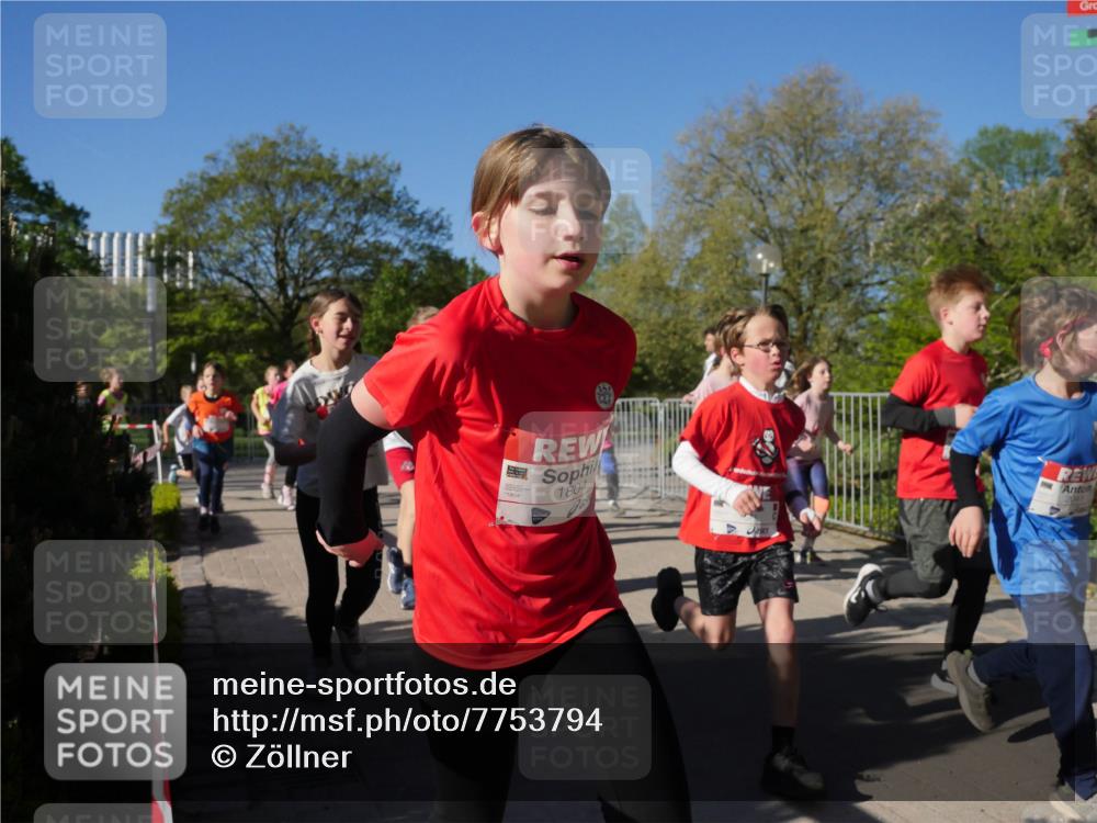 25.04.2025 - Das Zehntel Zöllner http://msf.ph/oto/7753794 26.04.2025 08:44:48 Laufen 1804, 2041 meine-sportfotos.de