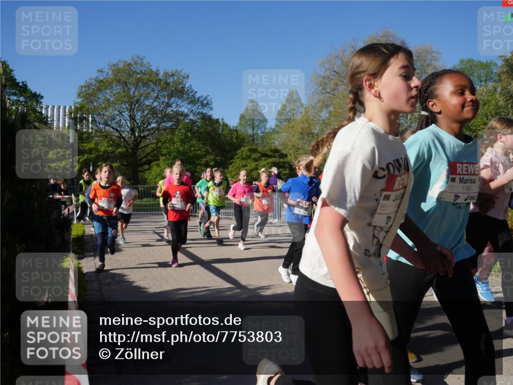 25.04.2025 - Das Zehntel Zöllner http://msf.ph/oto/7753803 26.04.2025 08:44:49 Laufen 1193 meine-sportfotos.de