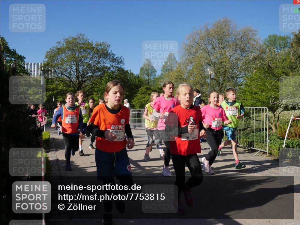 25.04.2025 - Das Zehntel Zöllner http://msf.ph/oto/7753815 26.04.2025 08:44:51 Laufen 3747, 3912 meine-sportfotos.de