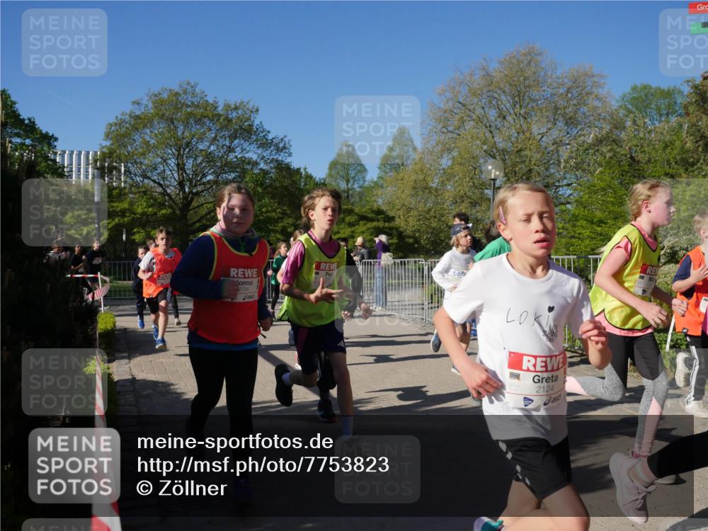 25.04.2025 - Das Zehntel Zöllner http://msf.ph/oto/7753823 26.04.2025 08:44:52 Laufen 2794, 2124 meine-sportfotos.de