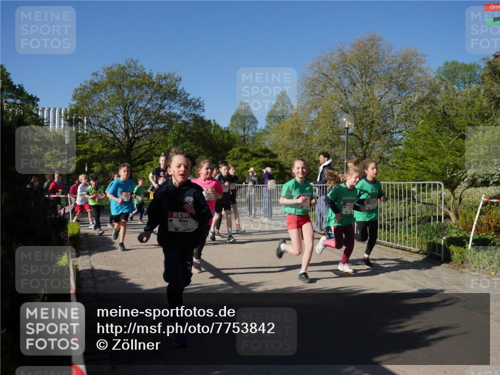 25.04.2025 - Das Zehntel Zöllner http://msf.ph/oto/7753842 26.04.2025 08:44:54 Laufen 1059, 44444 meine-sportfotos.de