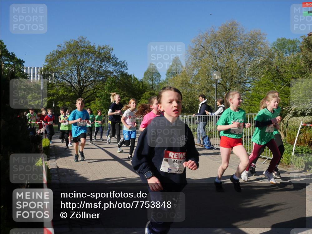 25.04.2025 - Das Zehntel Zöllner http://msf.ph/oto/7753848 26.04.2025 08:44:54 Laufen 1059 meine-sportfotos.de