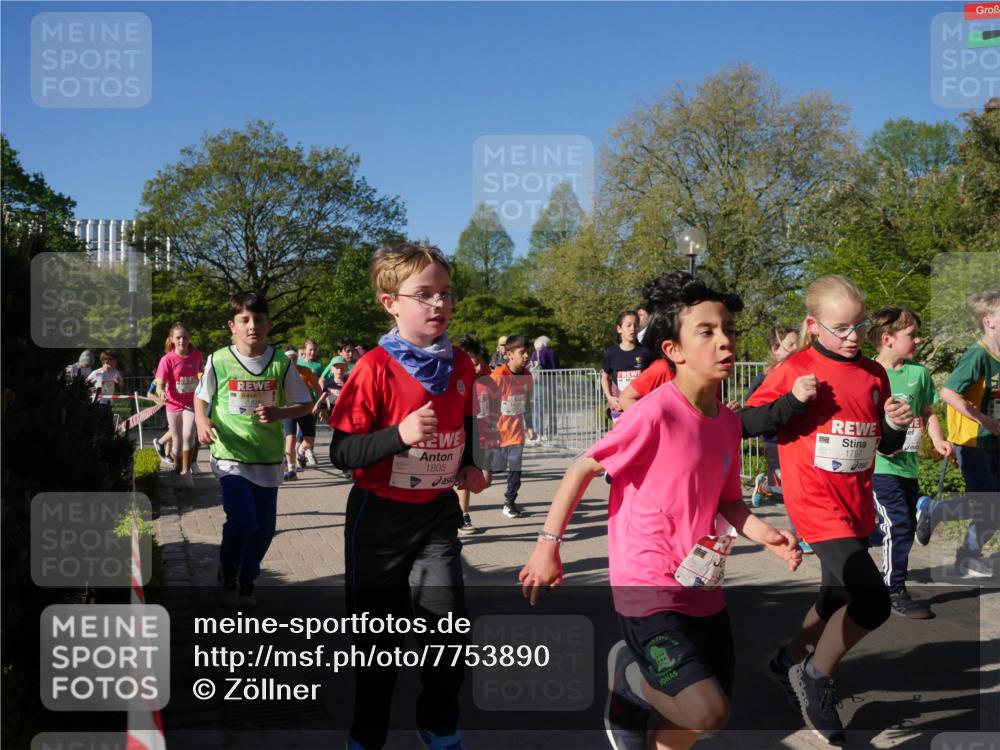 25.04.2025 - Das Zehntel Zöllner http://msf.ph/oto/7753890 26.04.2025 08:44:58 Laufen 1805, 1797 meine-sportfotos.de