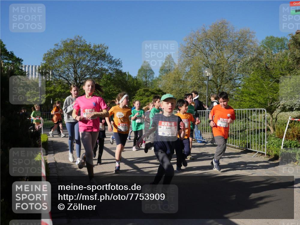 25.04.2025 - Das Zehntel Zöllner http://msf.ph/oto/7753909 26.04.2025 08:45:00 Laufen 2559 meine-sportfotos.de