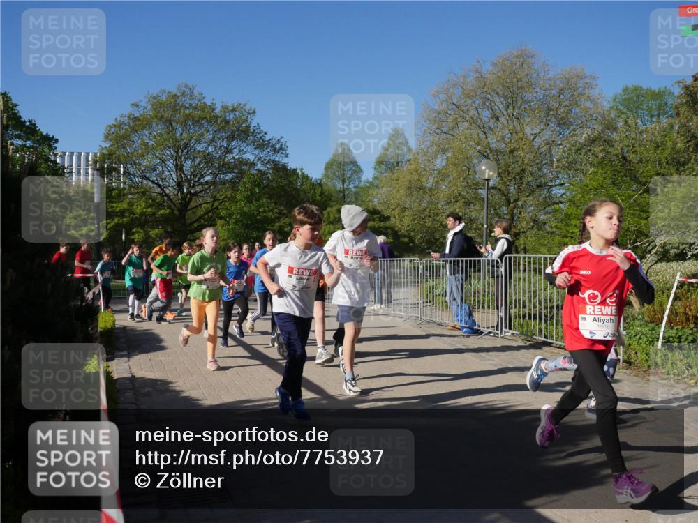 25.04.2025 - Das Zehntel Zöllner http://msf.ph/oto/7753937 26.04.2025 08:45:03 Laufen 1916 meine-sportfotos.de