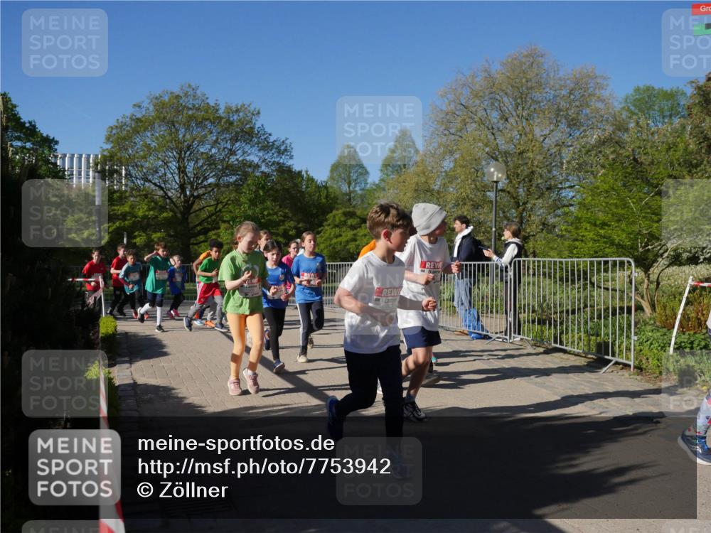 25.04.2025 - Das Zehntel Zöllner http://msf.ph/oto/7753942 26.04.2025 08:45:03 Laufen  meine-sportfotos.de