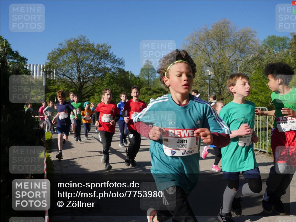25.04.2025 - Das Zehntel Zöllner http://msf.ph/oto/7753980 26.04.2025 08:45:07 Laufen 1865, 1614, 1613 meine-sportfotos.de