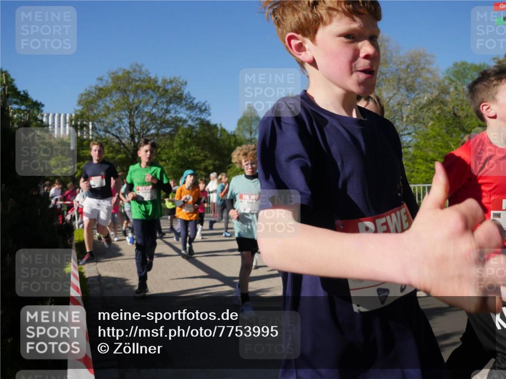 25.04.2025 - Das Zehntel Zöllner http://msf.ph/oto/7753995 26.04.2025 08:45:08 Laufen 118 meine-sportfotos.de
