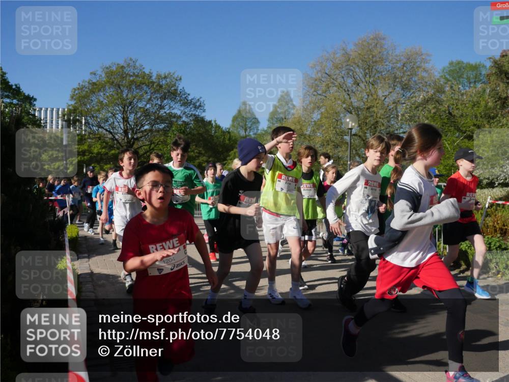 25.04.2025 - Das Zehntel Zöllner http://msf.ph/oto/7754048 26.04.2025 08:45:13 Laufen 1204 meine-sportfotos.de